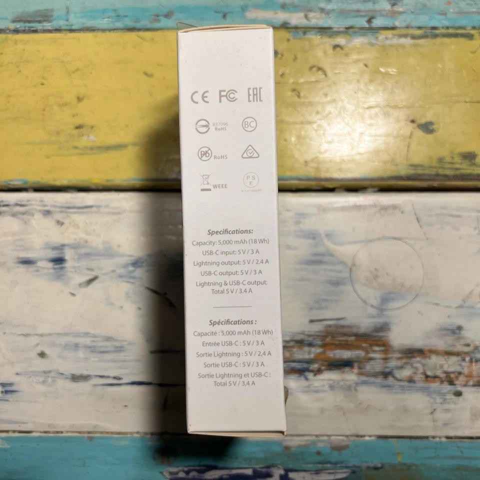 Batería portátil Moshi IonBank 5K con conector Lightning certificado MFi Foto 4 de 4