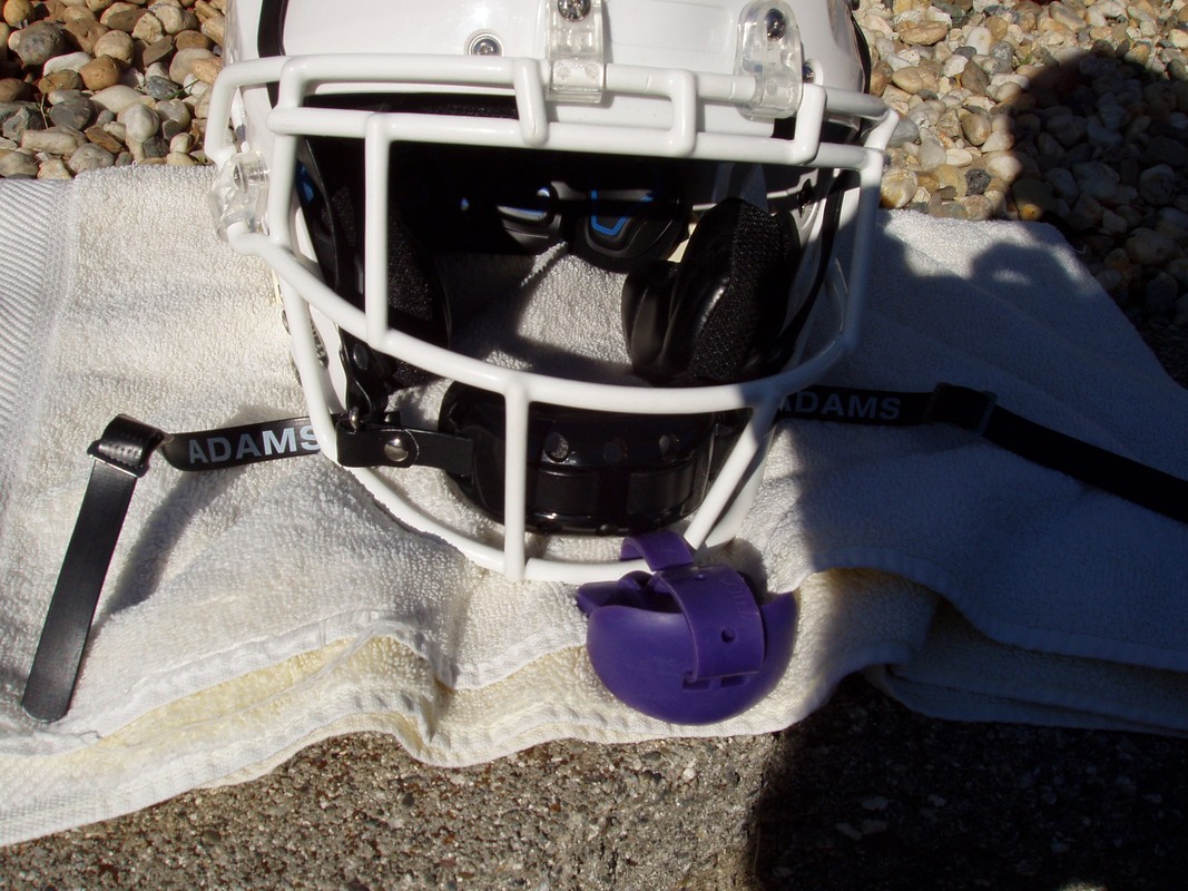 SCHUTT F7 VTD FOOTBALL HELMET WHITE  XL with CHIN STRAP MOUTHGUARD NICE CONDITON