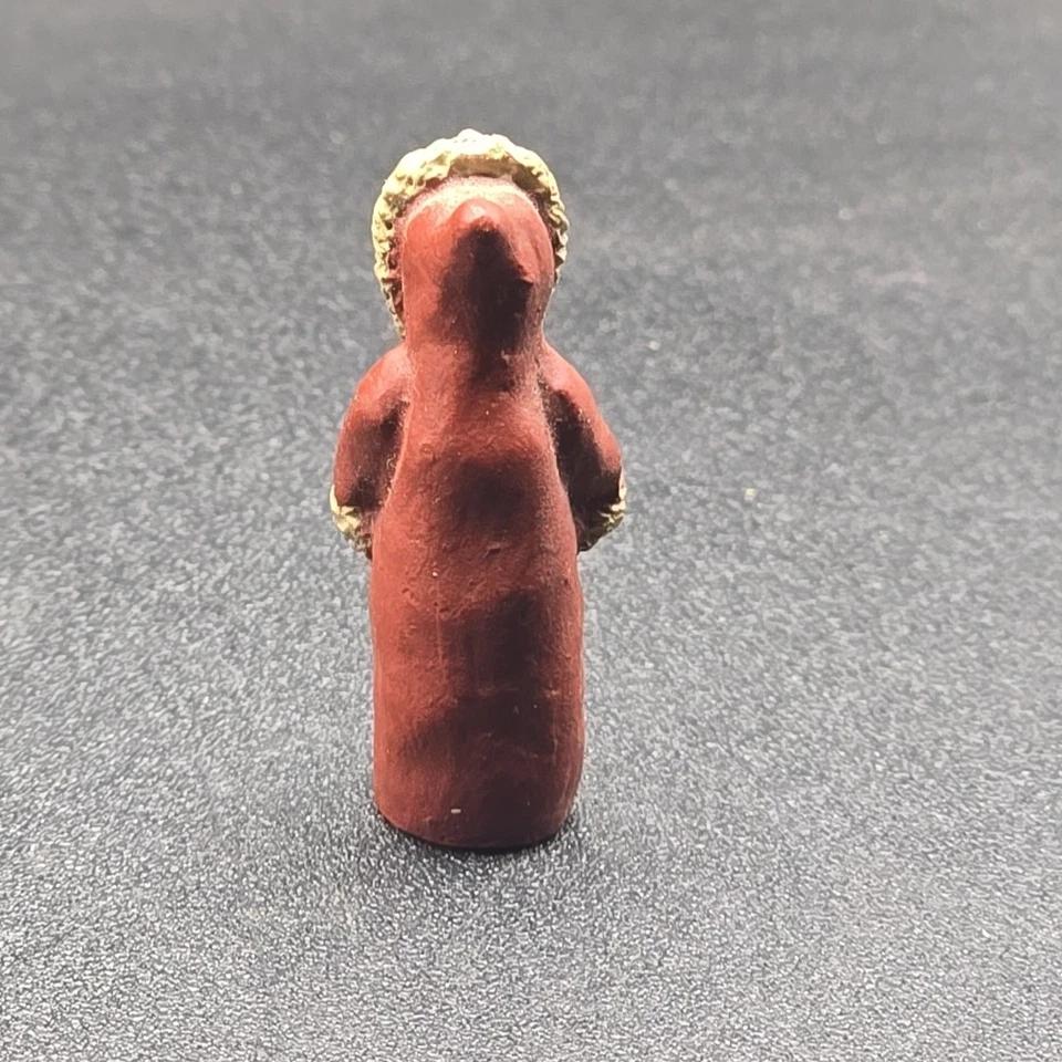 "Mini estatuilla coleccionable de juguete de Papá Noel de madera pintada de colección para casa de muñecas de 1,5""" Foto 3 de 4