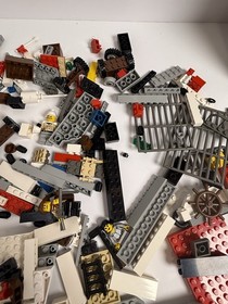 LEGO Adventurers (5975) T-Rex Transport Box Instructions FOR PARTS READ