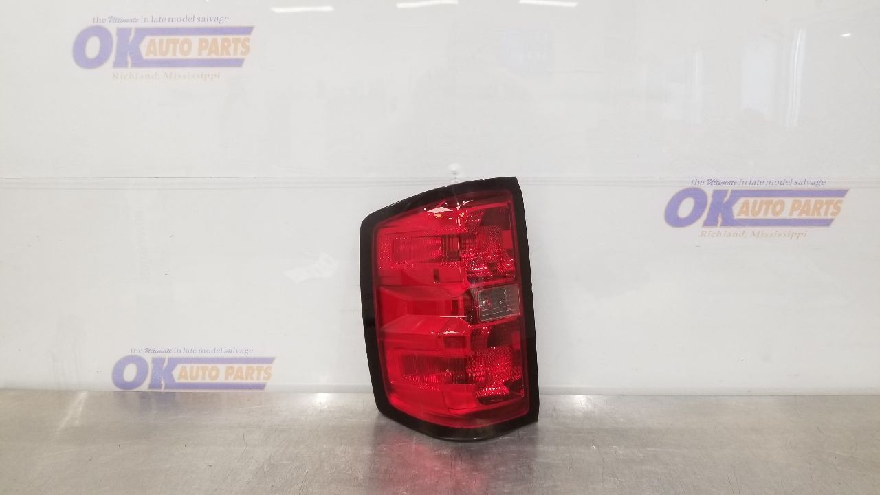 16 CHEVY SILVERADO 1500 W/T TAIL LIGHT LAMP REAR LEFT DRIVER INCANDESCENT
