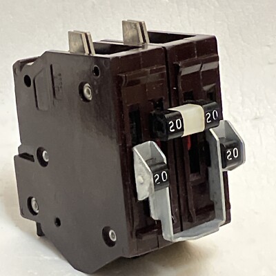 Wadsworth B220220 Quadplex Quad 20/20/20/20 Amp Circuit Breaker B220-220 B2222