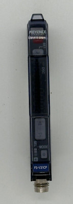 Keyence FS-V31CP Lichtleiter-Messverstärker Stecker M8