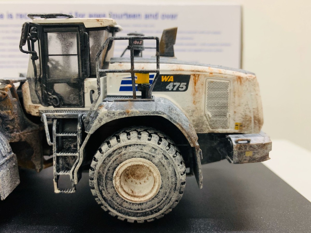 Komatsu WA475-10 Wheel Loader White Muddy Edition 1/50