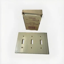 Vintage Leviton Ribbed Bakelite 3  Toggle Switch Wall Plate Ivory