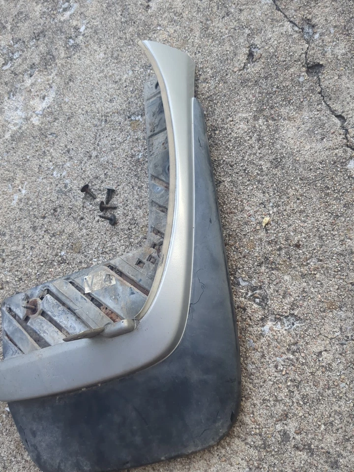 Guardabarros trasero para pasajero Nissan Pathfinder 98-03 - plateado Foto 4 de 4