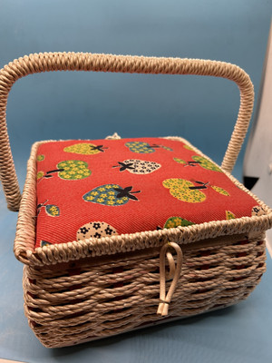 VTG 60 s BELDING CORTICELLI Wicker Sewing Basket W/Handle, Japan READ DESC FLAWS
