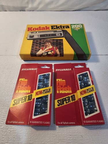 Cámara Kodak Ektra 200 110 de colección con 2 flashes Sylvania Super 10 nueva en caja - Imagen 10 de 10