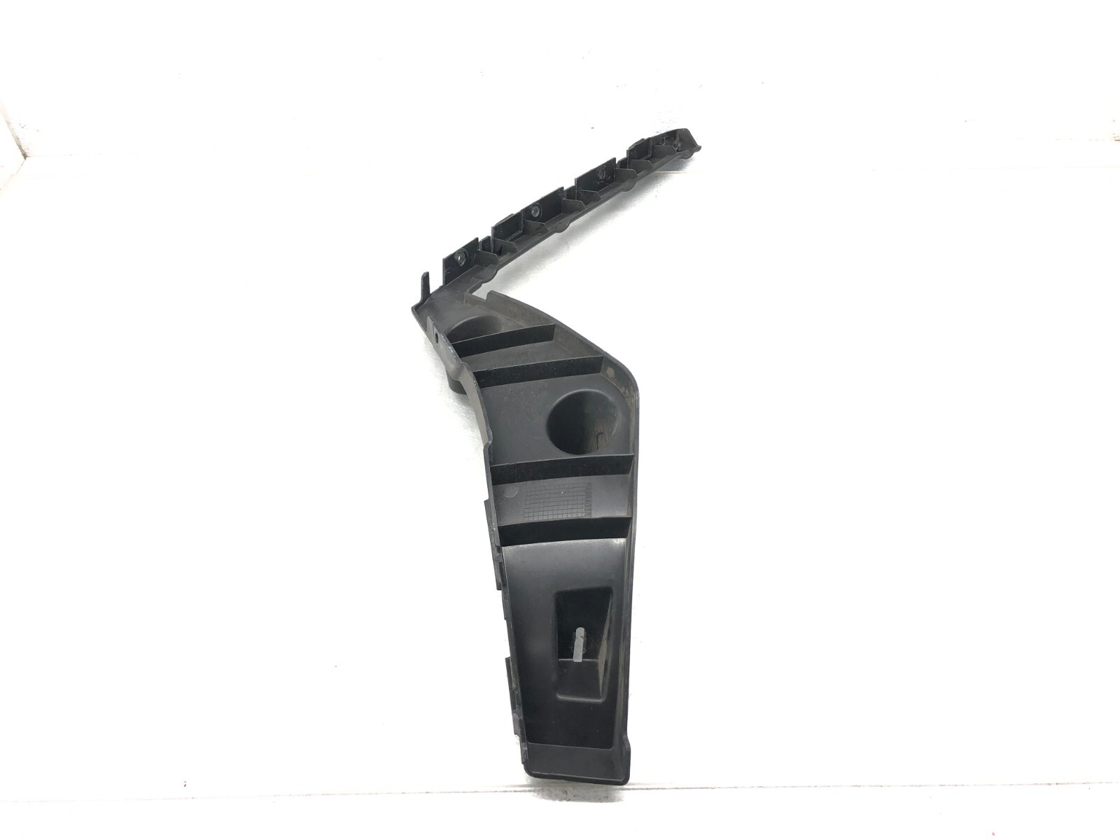 2017-2020 MASERATI LEVANTE RIGHT PASS REAR BUMPER SUPPORT MOUNT BRACKET OEM