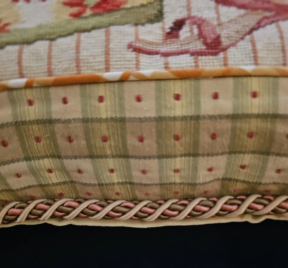 Zapatos y bolsos de almohada de punta de aguja 123 Creations. Verdes y amarillos 13" cuadrado  Foto 2 de 4