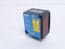 246356 Old-Stock; SICK DT50-P1114 Distance Sensor; 15-30VDC; 100mA