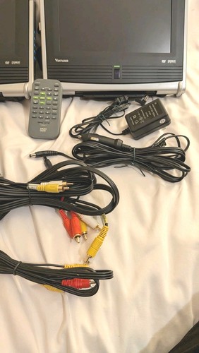 Venturer Portable Dual Screen DVD Player Model PVS62911 w/ Case And Accessories. - Afbeelding 9 van 10