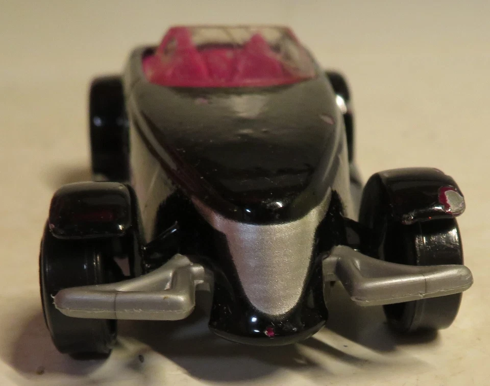 Coche de juguete Chrysler Matchbox Plymouth Prowler negro con interior púrpura 1995 1:56 Foto 4 de 4