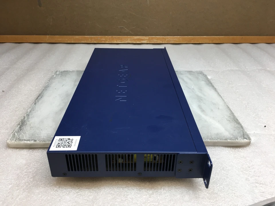 Netgear ProSafe FS726T 24 Port 10/100 Smart Switch 2 Gigabit Ports w/ Rack Ears - Image 4 of 4