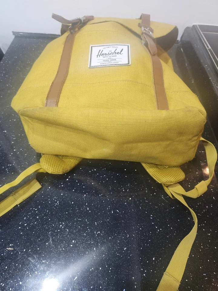 Herschel Supply Co. Retreat Backpack Yellow/Arrowood Laptop Backpack One Size - Image 4 of 4