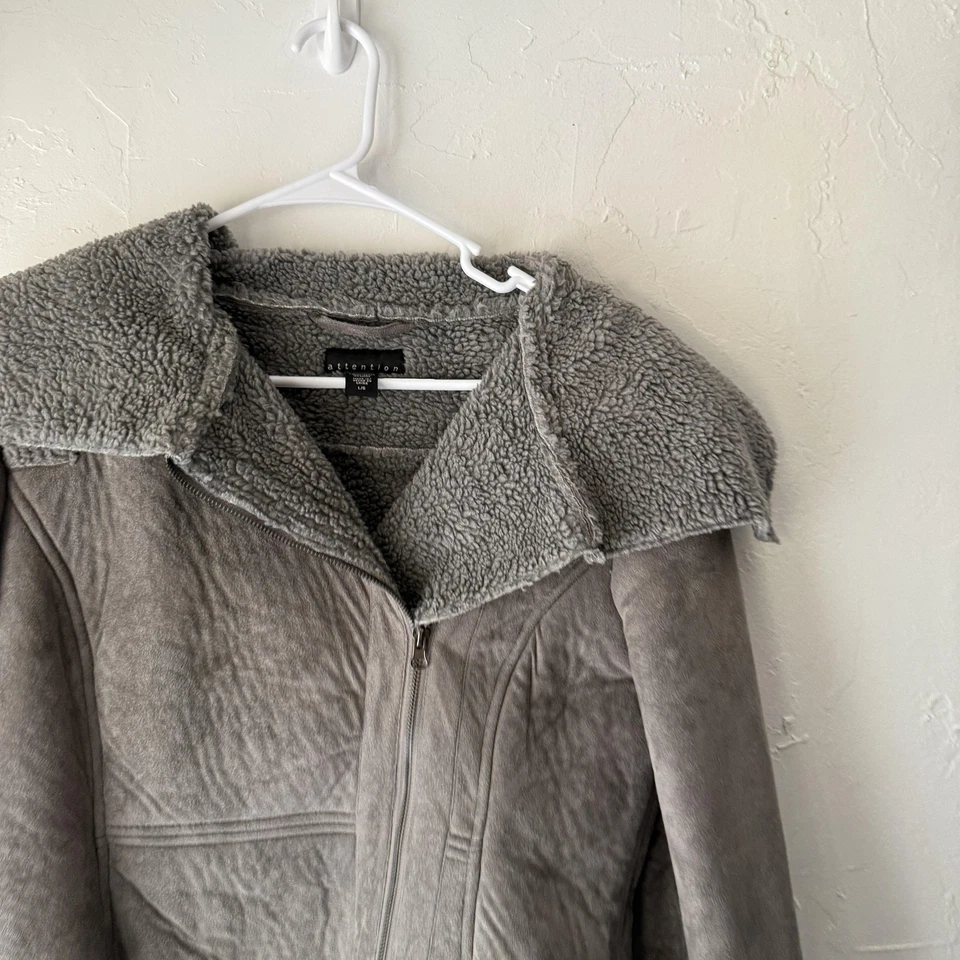 Abrigo de invierno Attention Y2k para mujer grande de piel de oveja sintética forrado con cremallera Foto 2 de 4