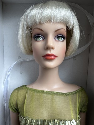 Tonner Tyler Wentworth 2006 MODERN MOOD SYDNEY CHASE 16  Dressed Fashion Doll LE