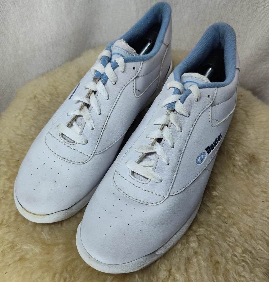 VINTAGE DEXTER WOMENS BOWLING SHOES LEATHER SIZE 10 WHITE BABY BLUE - GOOD COND. - Image 2 of 4