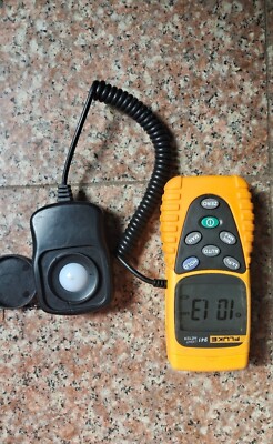 Fluke 941 Digital Lux Light Meter Measuring Range to 20000