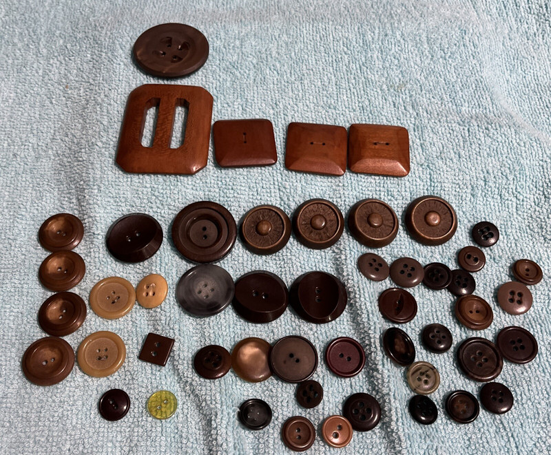 ~ 50 Vintage Buttons Wood Plastic Black Brown Beige Tan Sewing notions