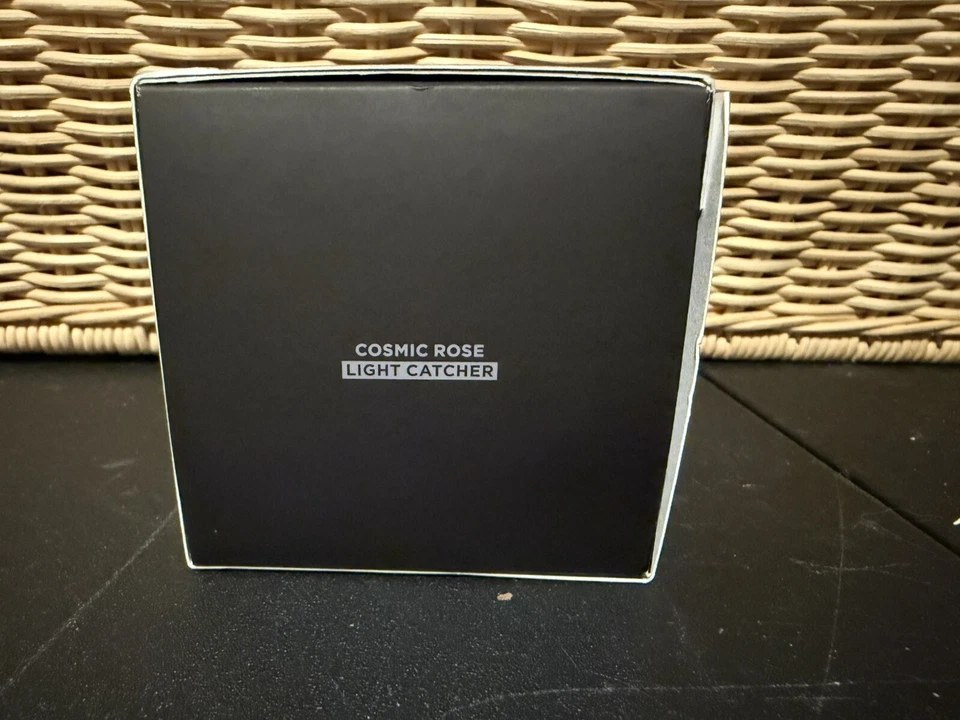 Laura Mercier Translucent Loose Setting Powder Light Catcher Cosmic Rose Sealed - Image 2 of 4