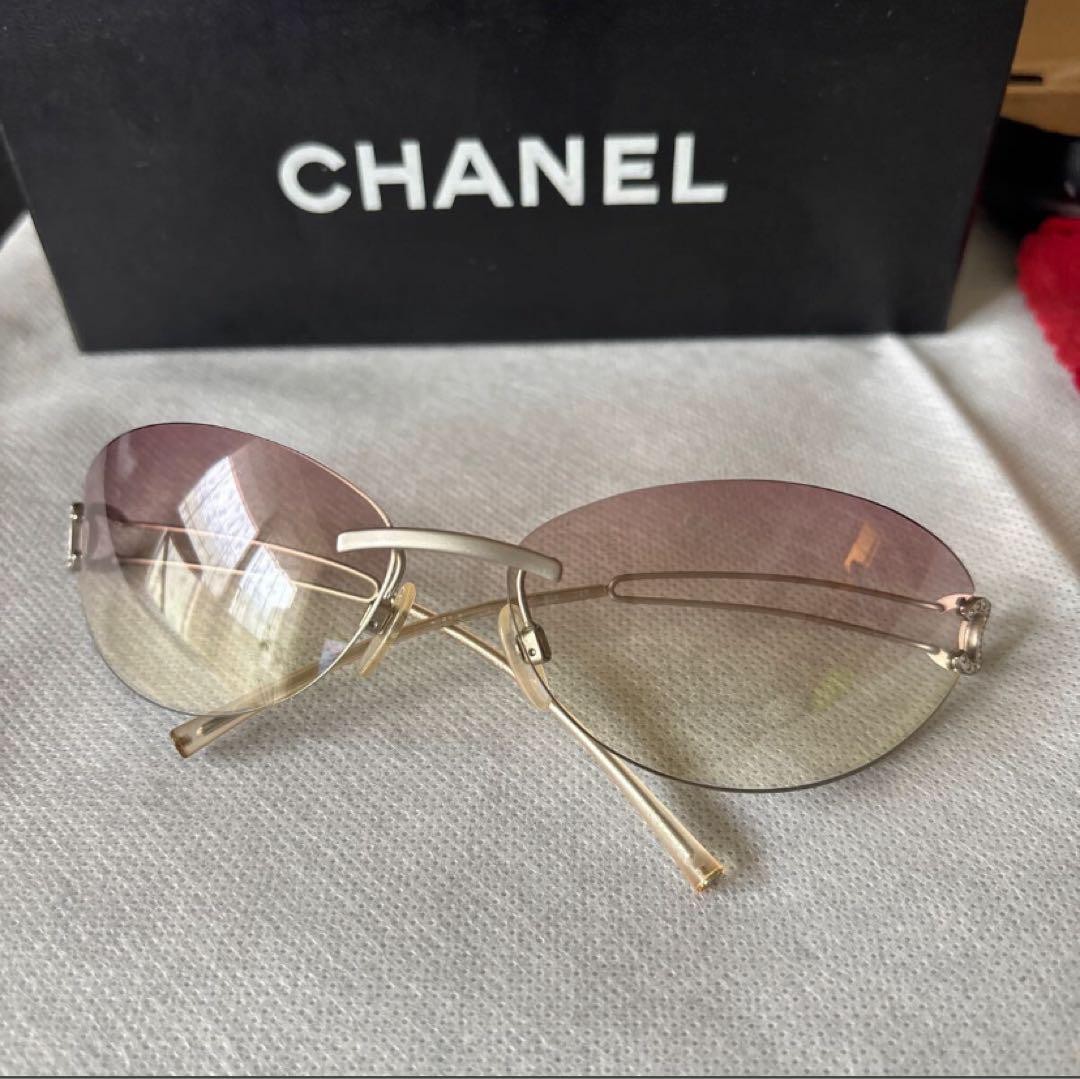 Authentic CHANEL Coco Mark Sunglasses with Rhinestone Gradient Lens