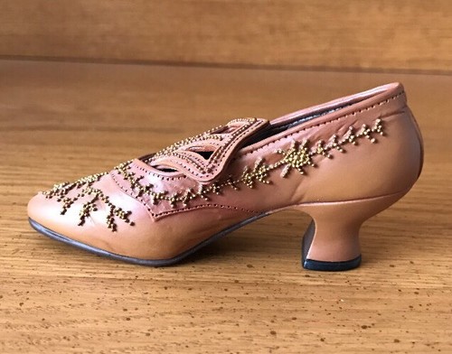 Raine Just the Right Shoe Courtly Riches COA Box 25040 - Picture 4 of 8