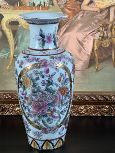 Exotic Home décor Vase. Hand Painted - Afbeelding 1 van 7