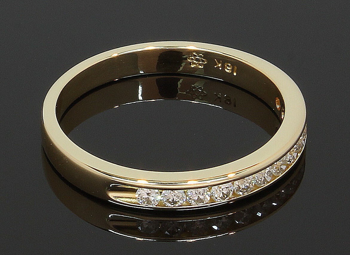 18 Carat Yellow Gold 12 Stone Diamond Eternity Ring 0.25ct Size K (80.22.011) - Picture 3 of 5