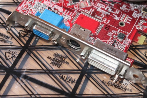 Tarjeta gráfica PCI-e ATI Radeon X1300 MSI - 256MB RAM DVI, VGA, ViVo - Imagen 2 de 3