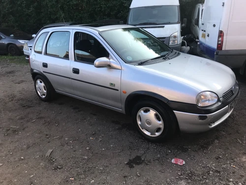 1998Vauxhall Corsa (B) genuine 11000 miles 1 owner from new - Picture 1 of 13