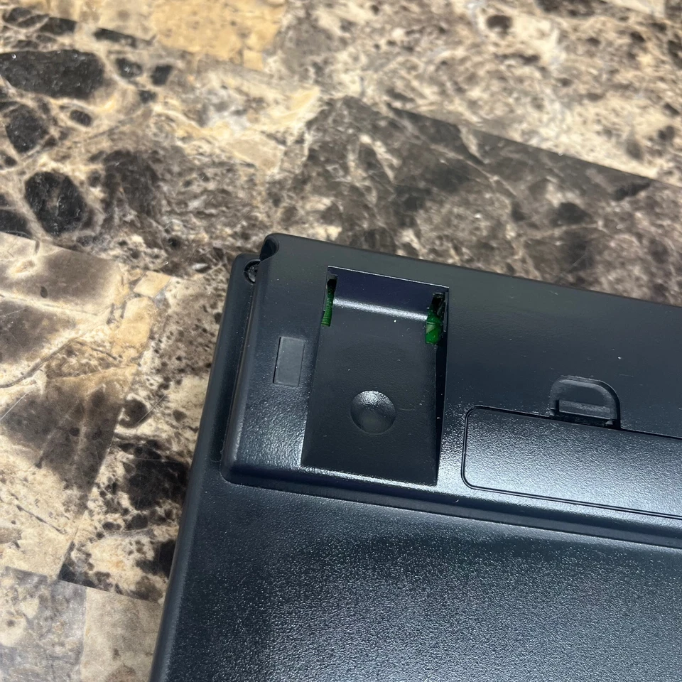 Sony WEB TV Slim Compact Wireless Keyboard Black SWK-8640 - Image 4 of 4