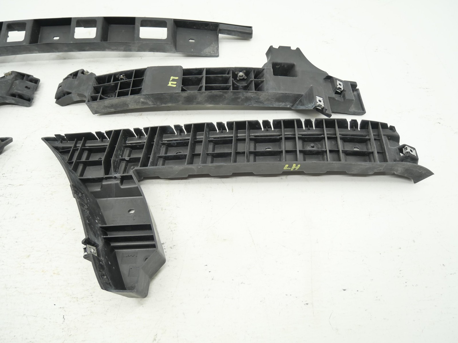2005 Bentley Continental GT Rear Bumper Bracket Clip Center Left Right Set 5 OEM
