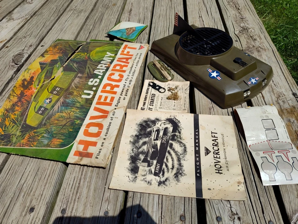 AMF WEN-MAC U.S. ARMY HOVERCRAFT .049 POWERED TETHER TOY 1960s, vtg W/ Manual - Image 2 of 4