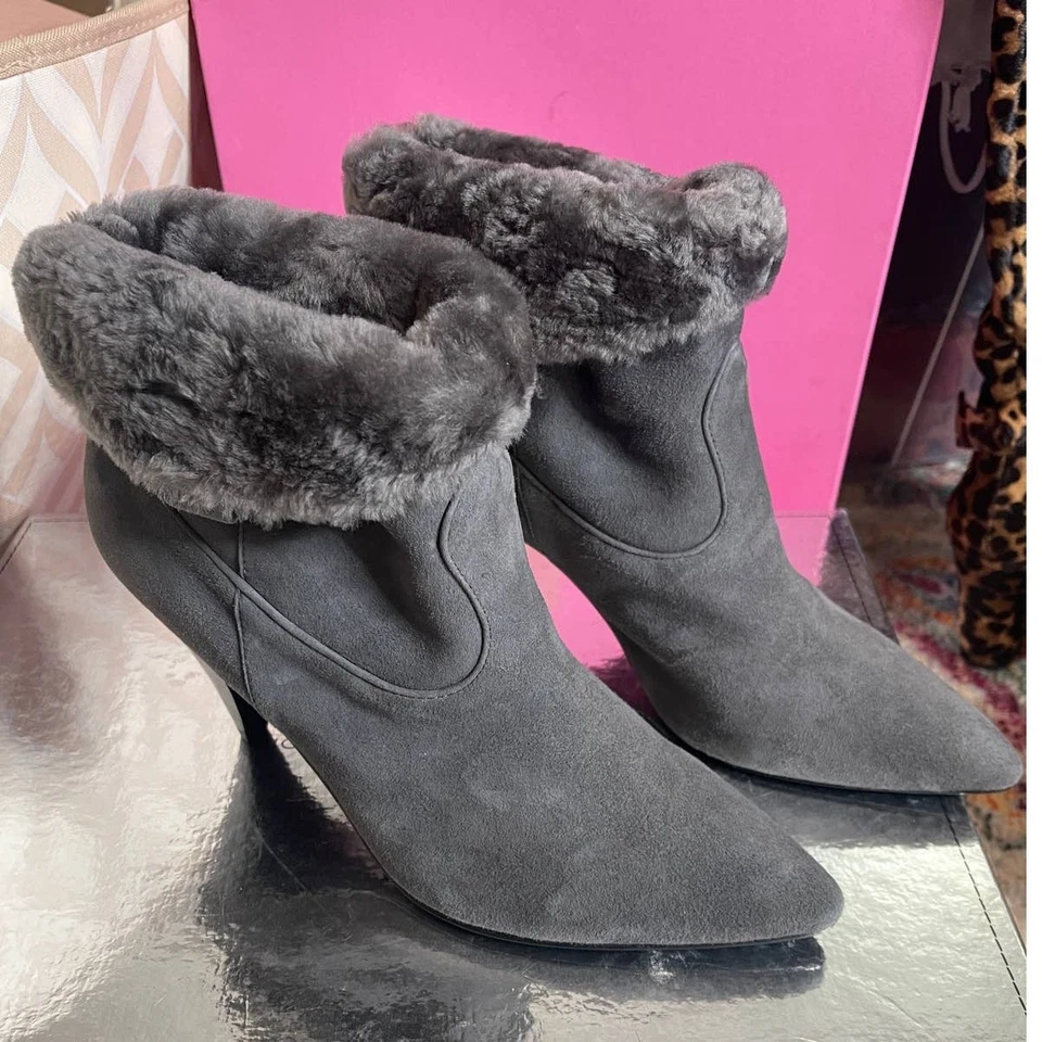 NUEVO EN CAJA Sigerson Morrison 9.5 Gamuza Western Botines Piel de Oveja Cono Tacón Gris Foto 3 de 4