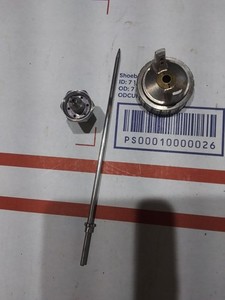 Iwata LPH100 Air Cap,1.4 Nozzle and Needle In Fair Condition