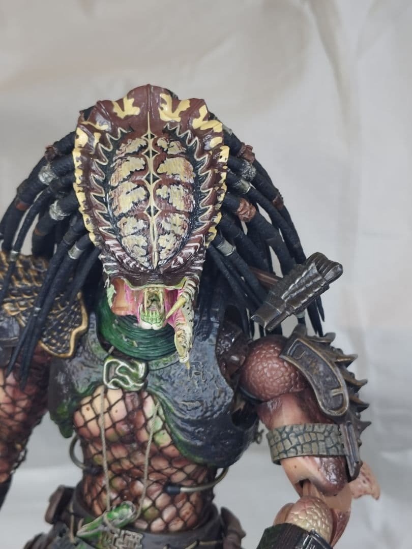 Hot Toys Predator 2 Battle Damaged Version 1/6 Scale Figure No Box