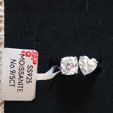 925 Stamped Ring With Moissanites