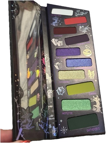 Paleta de sombras de ojos Melt Cosmetics Pesadilla antes de Navidad CHRISTMAS TOWN NUEVA EN CAJA - Imagen 6 de 7