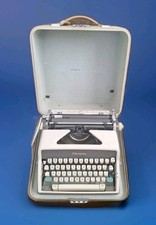 Olympia SM7 Circa 1963 Portable Typewriter W/Case,VinylCover, Instruction Manual thumbnail
