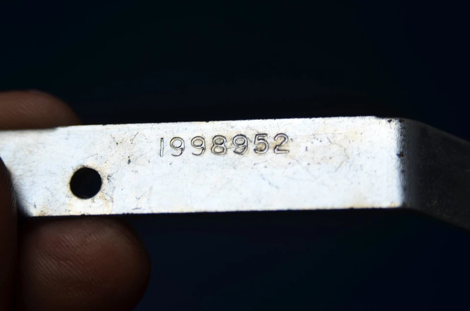 NOS 1969-72 Pontiac Grand Prix Distribución de Aire Control de Vacío Válvula Calentador GM Foto 3 de 4