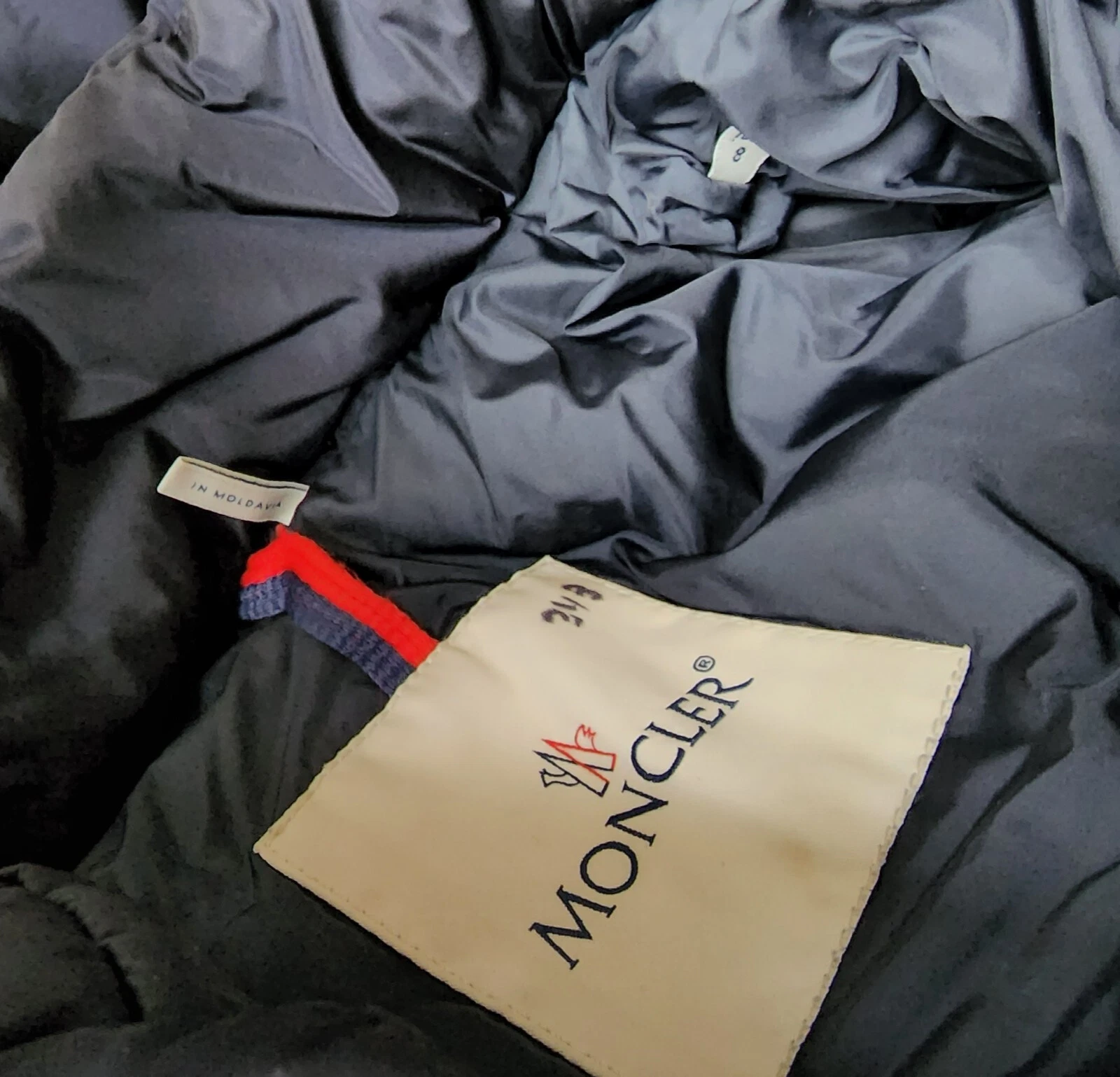 Giacca con cappuccio Moncler ragazza con pelliccia taglia 8 blu