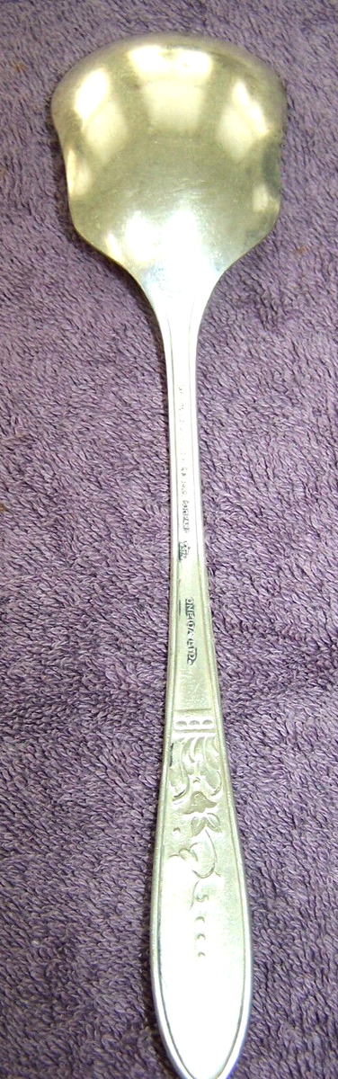 Vintage SIMEON L & GEORGE H ROGERS Co X/TRA ONEIDA Ltd Silverplate