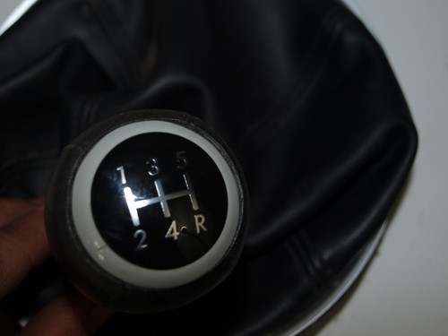 2003-2008 Subaru Outback Gearstick gaiter - Picture 2 of 3