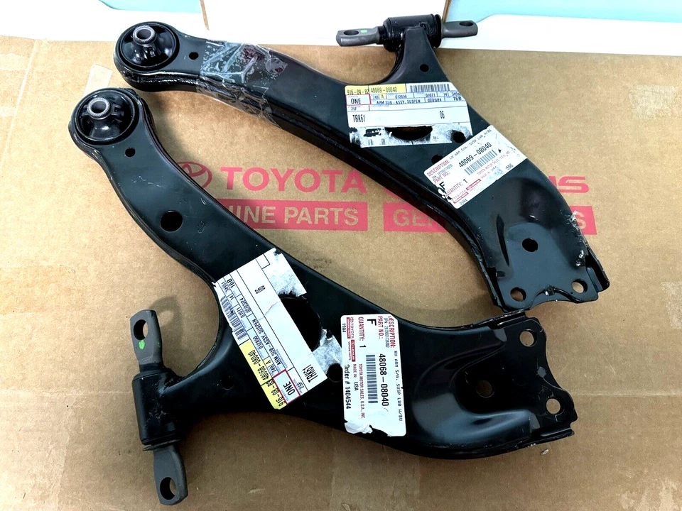 Левый и правый передний нижний рычаг управления для Toyota Sienna 2011-2020 годов выпуска ОРИГИНАЛЬНАЯ ДЕТАЛЬ - Изображение 2 из 4