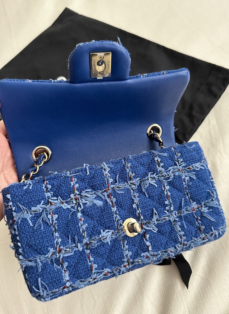 ショルダーバッグ・ポシェット × ヴィンテージ(中古) Chanel Tweed Classic New Mini Crossbody Bag CHANEL Cruise 2023 Limited Blue Tweed Mini Flap Crossbody