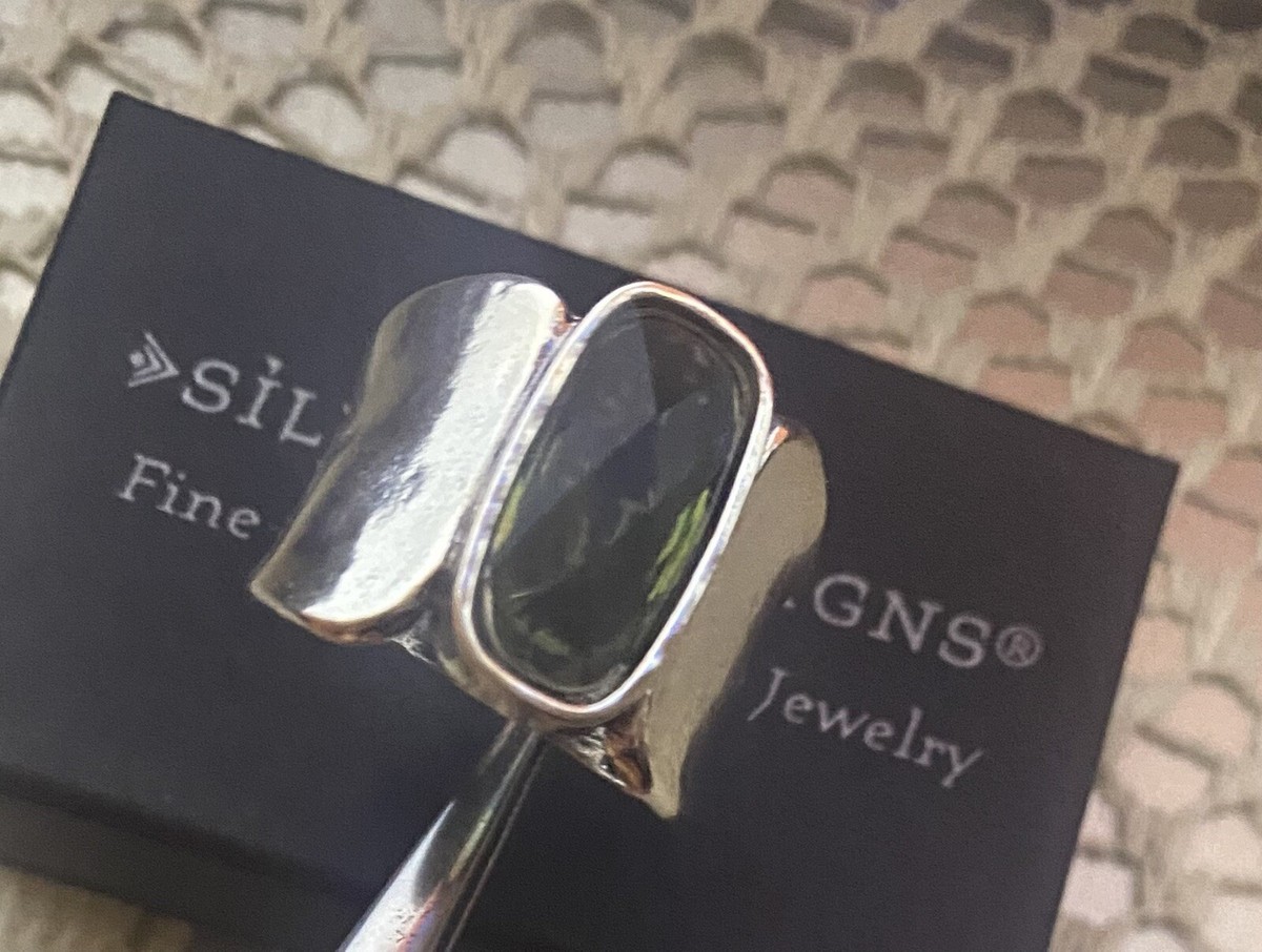 Silpada Sterling Silver 'Zircon Token' Ring With Dark Green Cubic Zirconia - Hammered Band - View #9