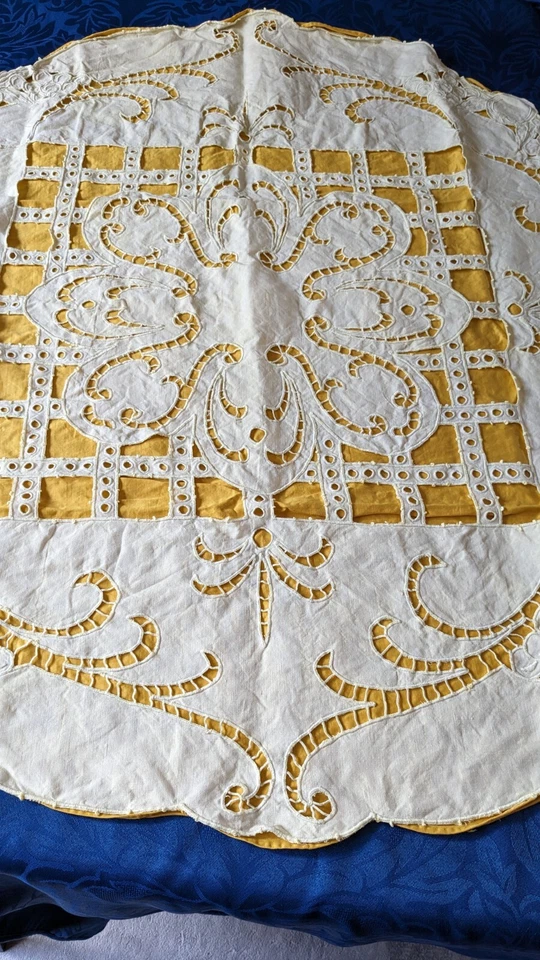 Nappe ronde 104 cm brodée et ajourée- Linge de table - - Photo 2/4