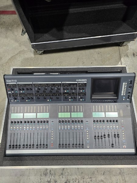 Allen & Heath iLive-T112 Mixing Surface with iDR-48 Fixed Format