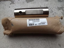 New OEM John Deere 844K Differential Assembly » Pinion Shaft T291870